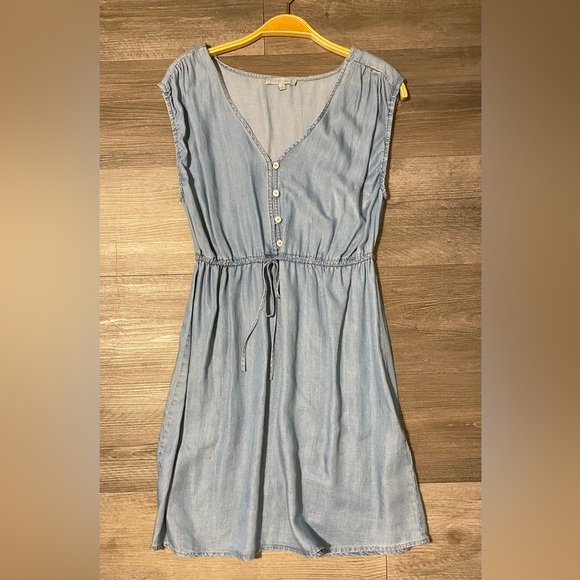 Love Tree Dresses & Skirts - NEW Love tree soft denim look mini dress. New Excellent condition
